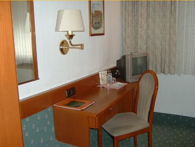 Hotel Luga Nürnberg Zimmer foto